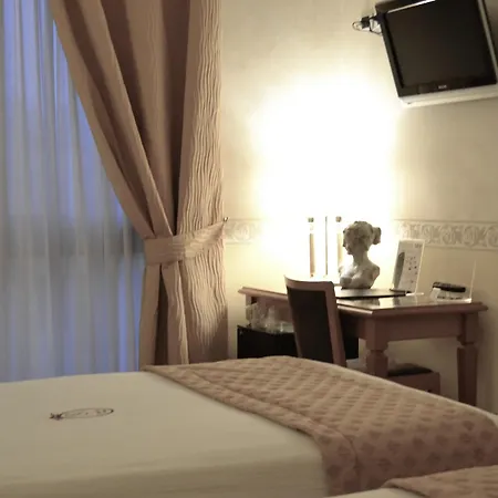 Seccy Boutique Art & Museum Hotel 4*