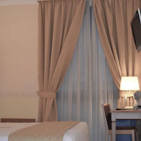 Hotel Seccy Boutique Art & Museum 4*