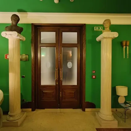 Seccy Boutique Art & Museum Hotel