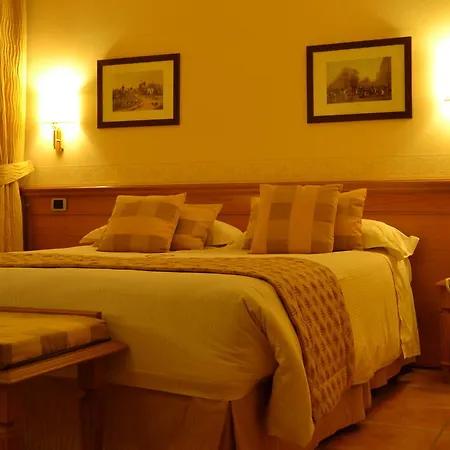 Hotel Seccy Boutique Art & Museum 4*