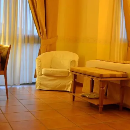 Seccy Boutique Art & Museum Hotel 4*