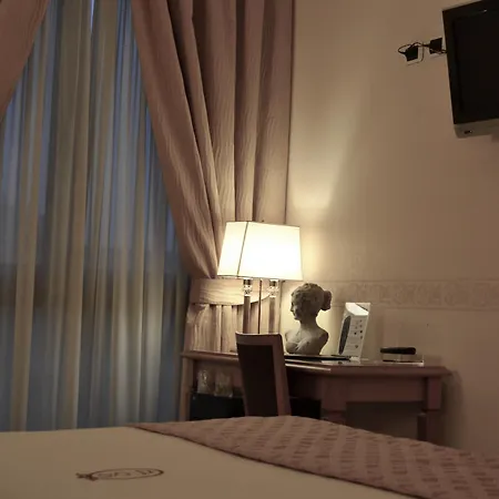 Hotel Seccy Boutique Art & Museum 4*
