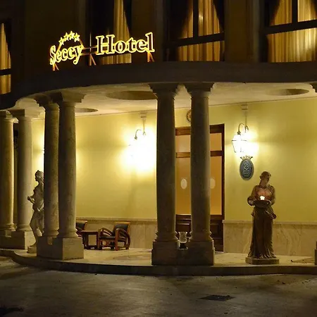 Seccy Boutique Art & Museum Fiumicino
