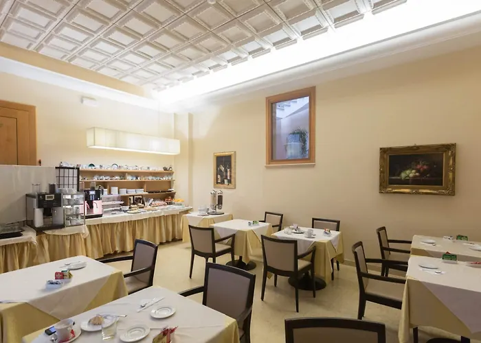 Seccy Boutique Art & Museum Hotell 4*