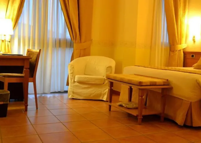 Seccy Boutique Art & Museum Hotell 4*